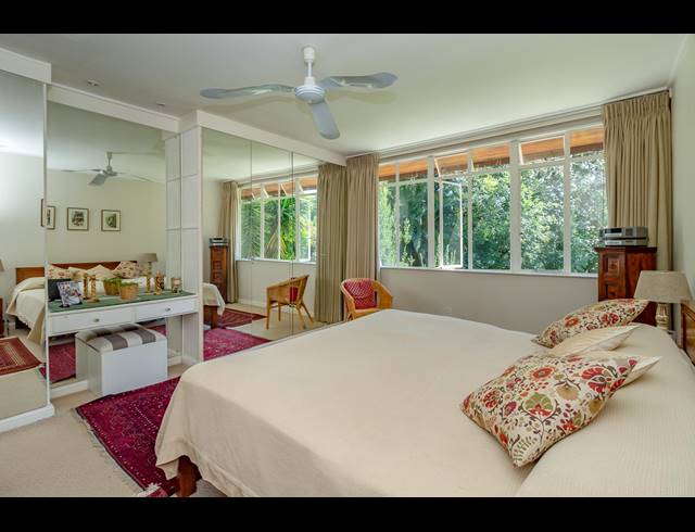3 BEDROOM DUPLEX RENTED IN HYDE PARK